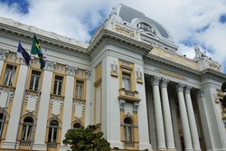 Lei aumenta salrio e gratificaes do quadro de pessoal do Judicirio de Pernambuco (Divulgao)