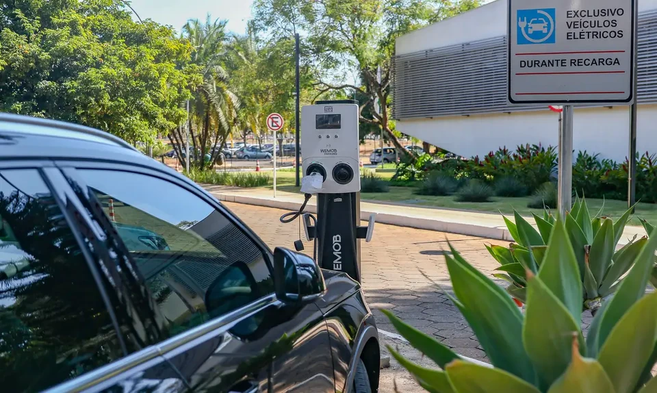 Previso de alquota zero para carros eltricos caiu (foto: Jos Cruz/Agncia Brasil)