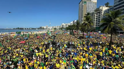 Bolsonaristas ocuparam praia de Copacabana no ltimo domingo (21)