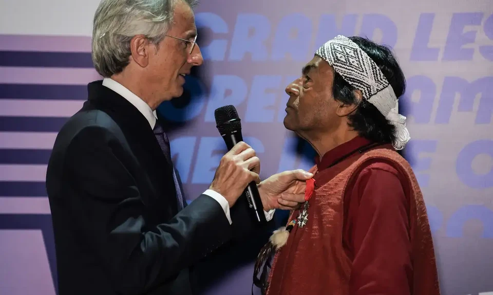Ele recebeu insgnia de Cavaleiro da Ordem Nacional da Legio de Honra (foto: Rafa Neddermeyer/Agncia Brasil)