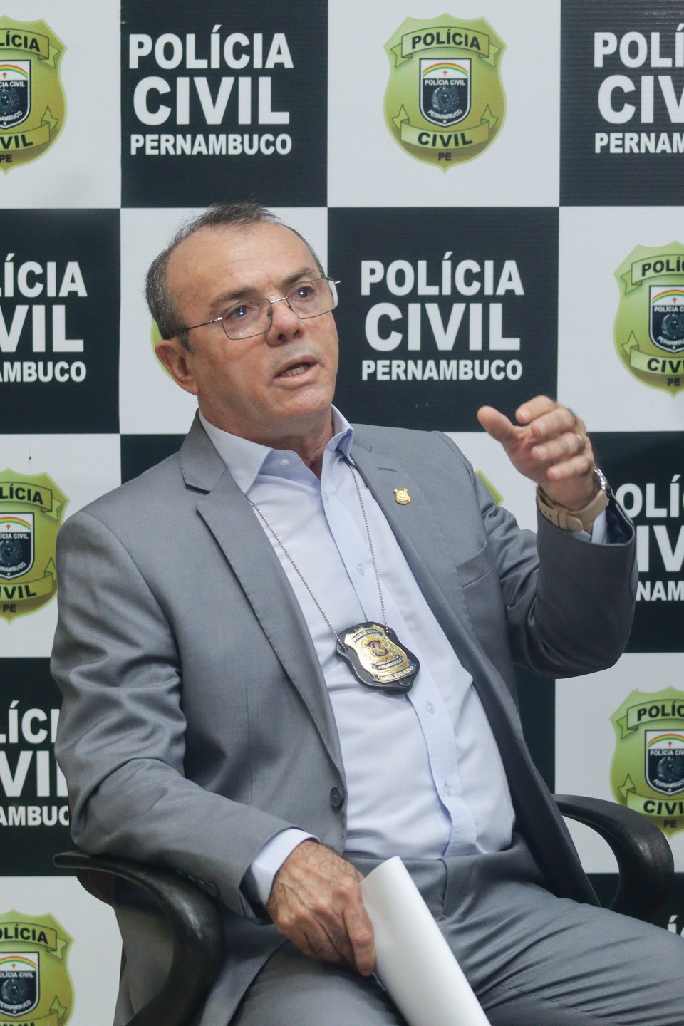 O delegado Derivaldo Falco passou os detalhes em coletiva nesta quinta (27) (Foto: Priscilla Melo/DP)