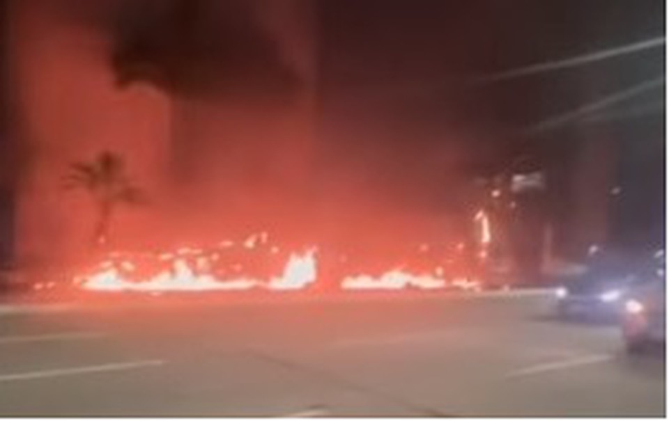 Fios pegaram fogo na Avenida Agamenon Magalhes (Foto: Redes Sociais)