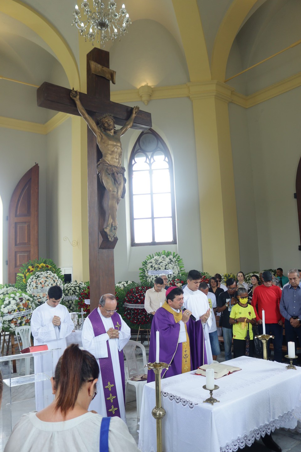 Celebraes fnebres aconteceram na capela do cemitrio de Santo Amaro. (Foto: Priscilla Melo/DP)
