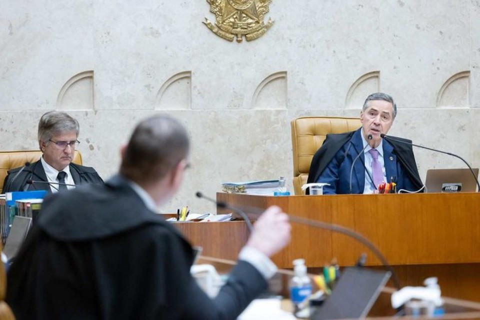 

Barroso: " preciso cumprir o que diz a legislao e o que determina os juzes. Se houver o descumprimento, a lei prev as consequncias" (foto: Antonio Augusto/SCO/STF)