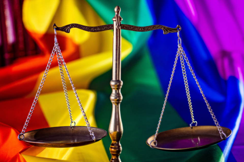 A LGBTIfobia estrutural se materializa de diversas maneiras (crdito: Lo Drummond)