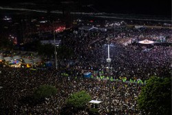 Polcia prende suspeito de planejar ataque a bomba no show de Lady Gaga (Foto: Daniel RAMALHO / AFP)