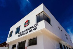 Me e filho so resgatados de crcere privado aps denncia de agresses no Recife (Foto: Alexandre Carvalho/A2img)