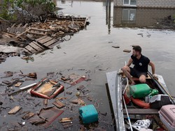 Destruio de barragem na Ucrnia deixa ao menos 3 mortos, diz Kiev (Foto: ALEKSEY FILIPPOV / AFP)