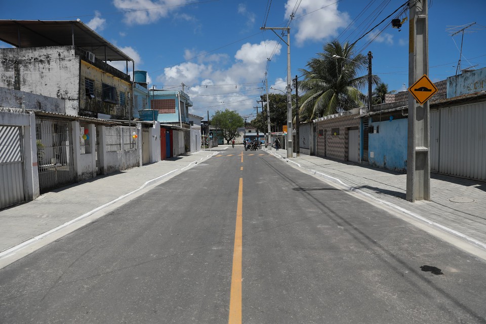 Rua foi revitalizada em Afogados, na Zona Oeste (Foto: Prefeitura do Recife/Divulgação)