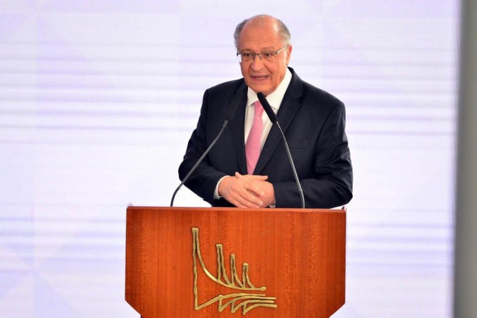 
Alckmin defendeu ainda a incluso do combustvel sustentvel da aviao, o Saf, no PL dos "combustveis do futuro", que tramita no Senado  (foto: Ed Alves/CB/DA.Press)