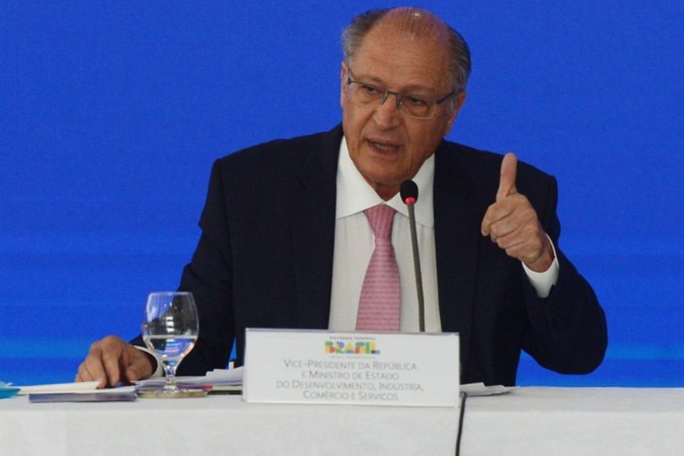 O vice-presidente defende que o tema seja tratado fora do projeto que cria o Programa Mobilidade Verde e Inovao (Mover)  (foto: Ed Alves/CB/DA.Press)