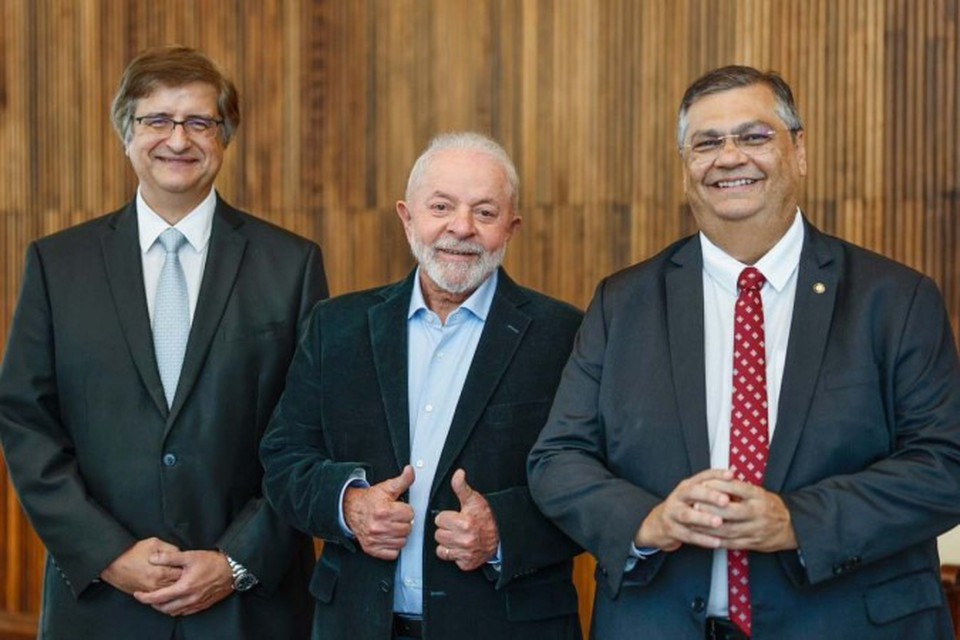 Indicados pelo presidente Lula, Paulo Gonet e Flávio Dino serão sabatinados em 13 de dezembro (Crédito: Ricardo Stuckert/PR)