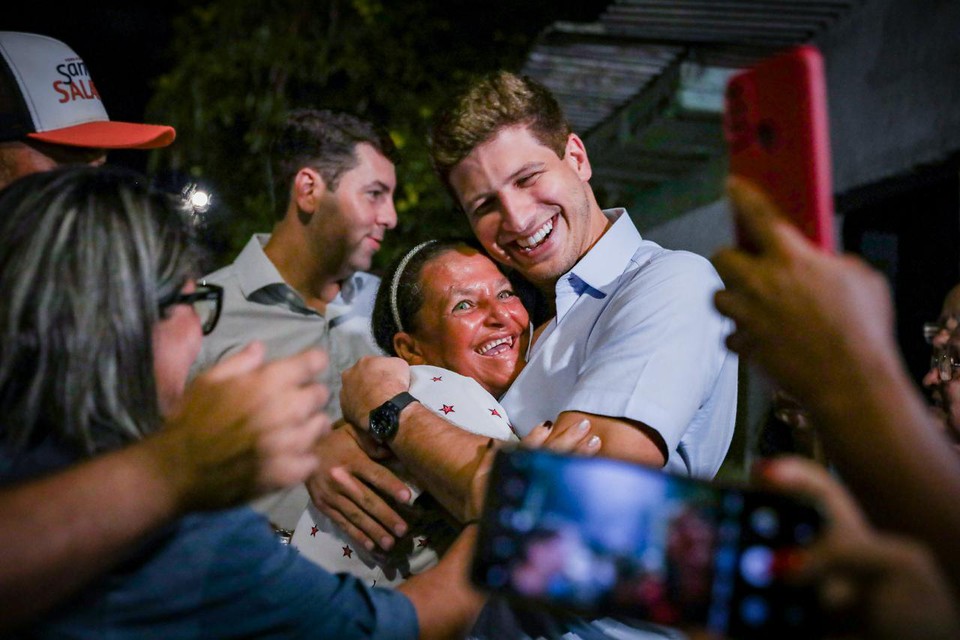 Com aprovao de governo de 81% pelos entrevistados, os cenrios simulados indicam vitria de Joo Campos no primeiro turno das eleies de 2024 (Foto: Edson Holanda / PCR)