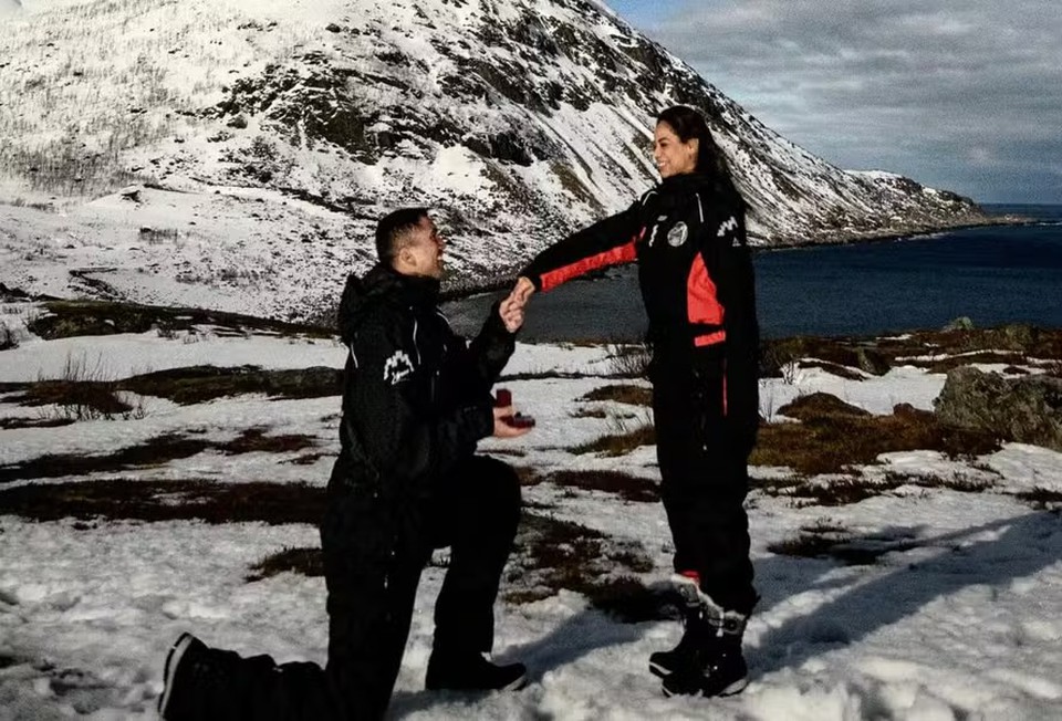 A artista disse sim ao pedido de casamento  (foto: Reproduo/Instagram)