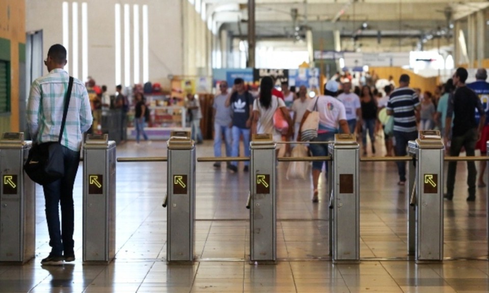 O metr voltou a funcionar na tarde desta segunda (11) (Foto: Arquivo/DP)