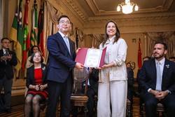 Memorandos foram assinados pela governadora Raquel Lyra e pelo Secretrio-Geral Adjunto do Governo Popular da Provncia de Sichuan, Wang Jianjun
