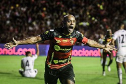 Vgner Love est fora do Sport, garante empresrio; atacante era tido como unanimidade (Sandy James/DP Foto )