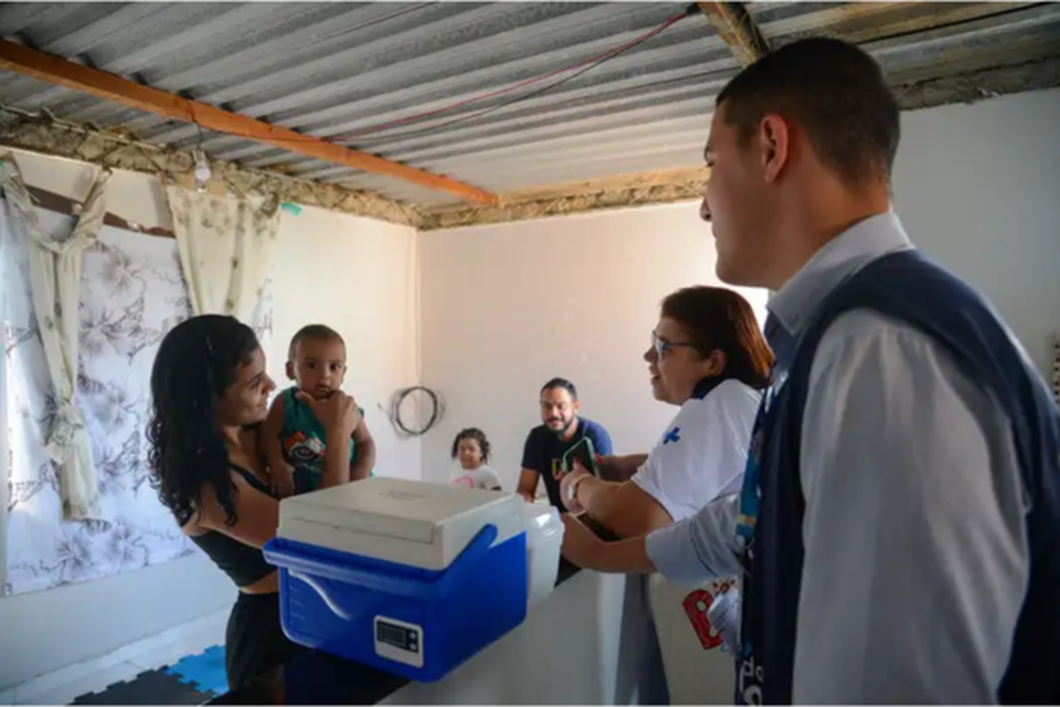 A proposta do governo  retomar o formato de atendimento em que o profissional de sade bate  porta (Crdito: Tomaz Silva/Agncia Brasil)