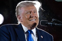 Trump diz no saber se deve respeitar Constituio, mas afirma no buscar terceiro mandato como presidente (Foto: SAUL LOEB / AFP)