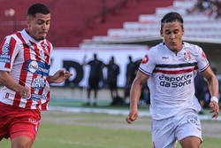 Santa Cruz e N�utico empatam em 1x1 pelo Pernambucano Sub-20 (EVELYN VICTORIA/SCFC)