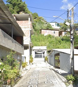 Jovem de 18 anos morre soterrado no Recife (Foto: Google Street View)