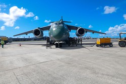 A estrutura do hospital e profissionais de sade foram transportador por uma aeronave modelo KC-390 Millenium. 