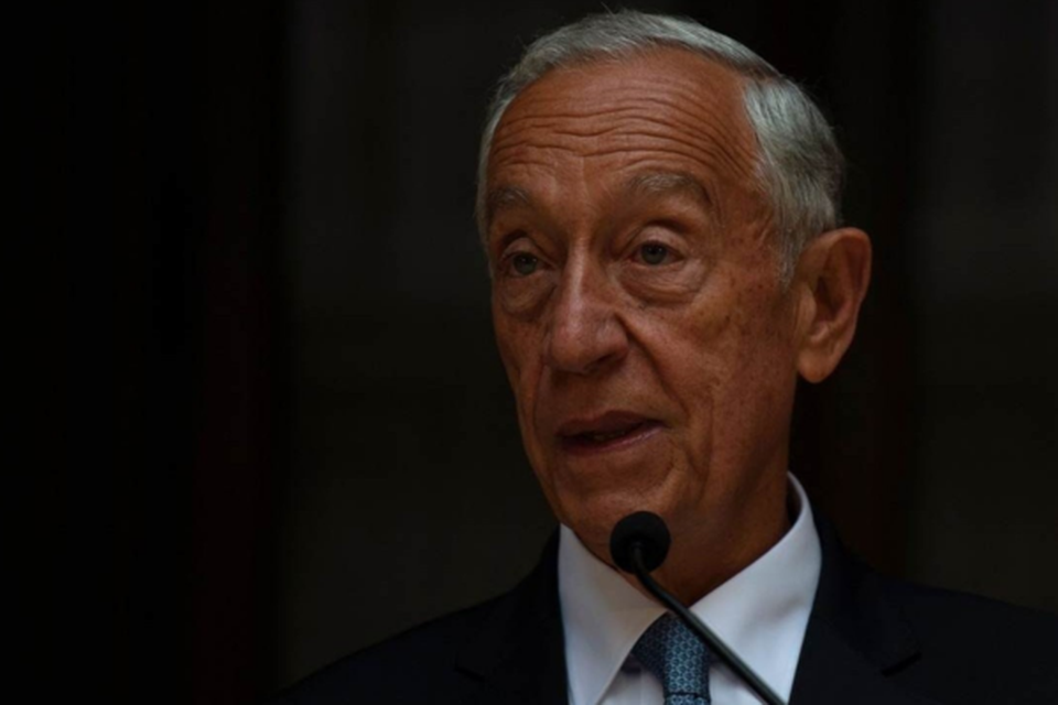 O Presidente de Portugal Marcelo Rebelo de Sousa discursa durante a inaugurao da exposio de Paula Rego no Museu Picasso de Mlaga a 26 de abril de 2022. A exposio dedicada  artista luso-britnica Paula Rego decorre de 27 de abril a 21 de agosto de 2022 (Crdito: JORGE GUERRERO)