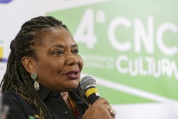 
A ministra da Cultura, Margareth Menezes, conversou com a imprensa antes do início da 4ª Conferência Nacional de Cultura