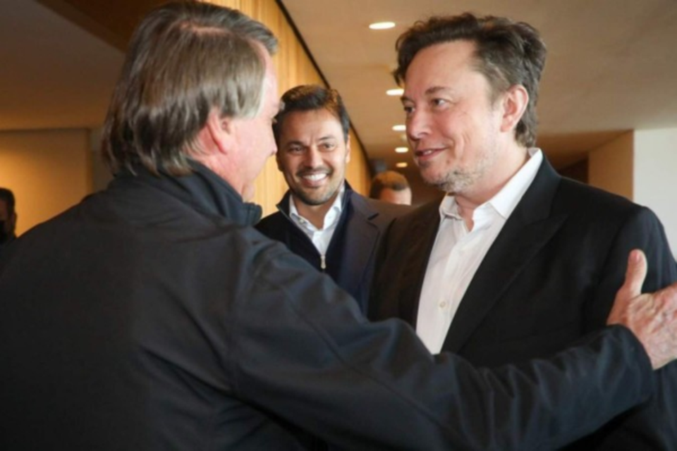 Bolsonaro e Musk se encontraram, em 2022. Empresrio veio ao Brasil a ttulo de investir em telecomunicaes (Crdito: Cleverson Oliveira/Mcom
)