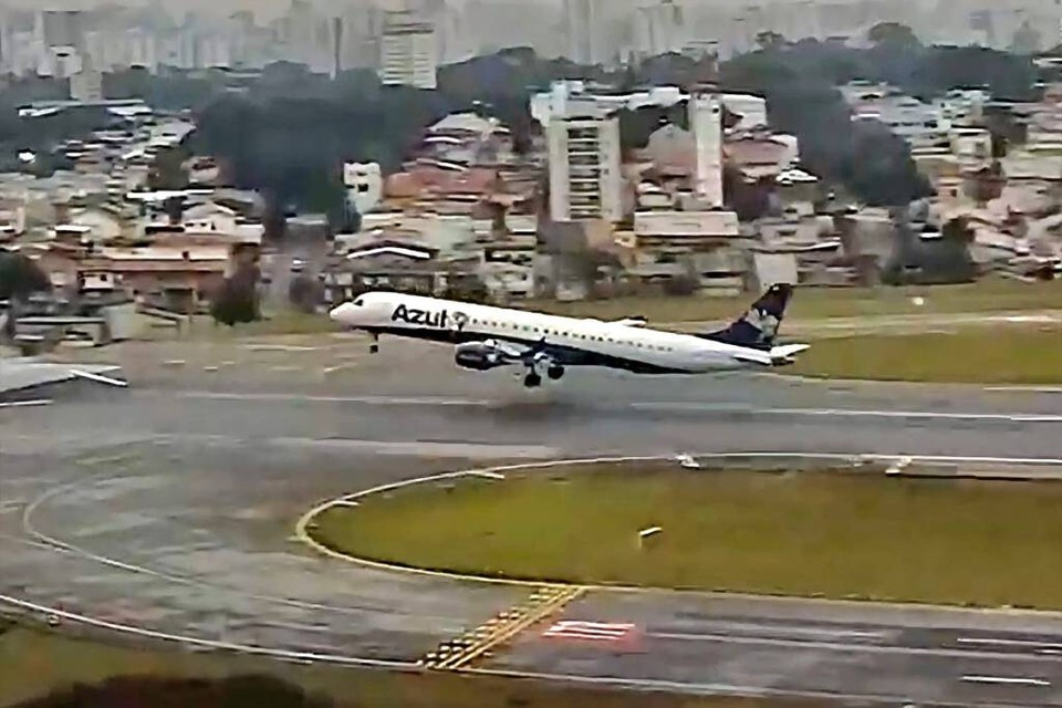 Imagem do avio viralizou nas redes sociais (foto: Reproduo)