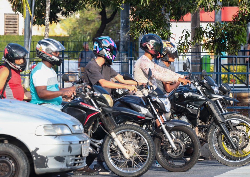 Entre os anos de 2017 e 2022, foram 6.636 pessoas feridas em acidentes com motos, sendo 5.227 condutores e 1.409 passageiros. (Foto: Ruan Pablo/DP)