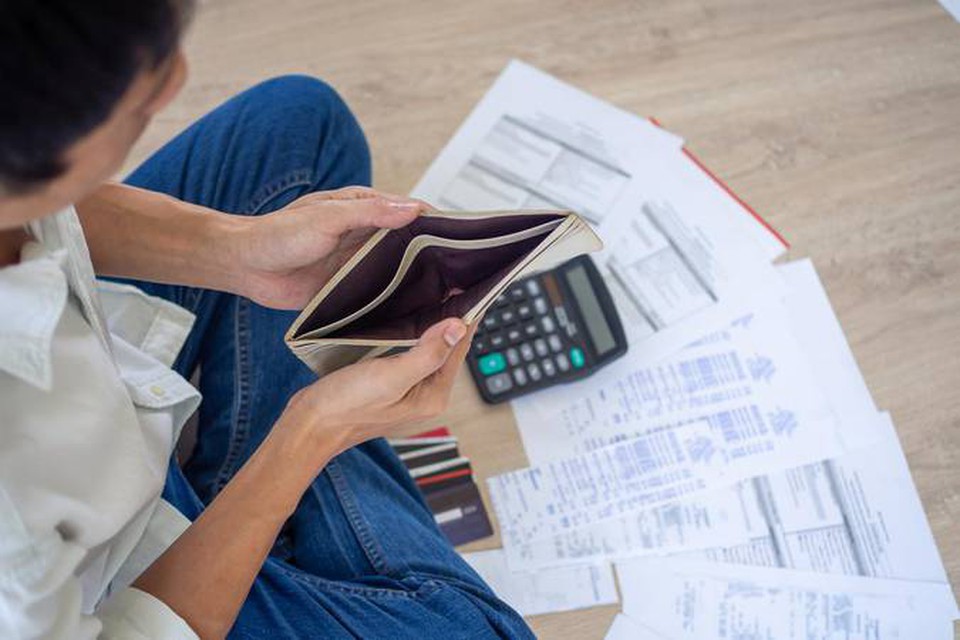 Atraso mdio no pagamento  de 58 dias, afetando 30,8% da renda (Freepik)