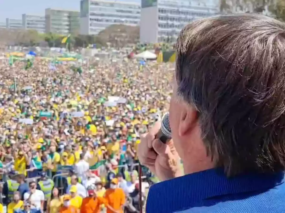 Bolsonaro durante ato em Copabana em 7 de setembro de 2022, que acarretou em inelegibilidade (Reproduo/Redes sociais)