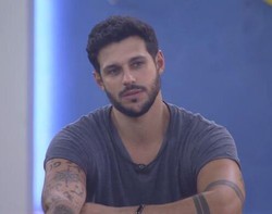 BBB22: Rodrigo usa termo 'traveco', é repreendido por colegas e pede desculpas a Linn (Foto: Reprodução/TV Globo)