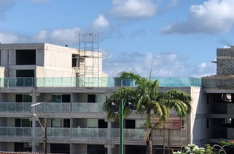 O Condomnio Beach Flat Serrambi  da construtora Max Plural e prev a construo de 99 unidades habitacionais, alm de rea comercial (Foto: Reproduo/Whatsapp)