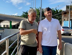 Prefeito e deputado Eduardo da Fonte visitaram nova ponte em Moreno 