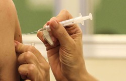 EUA pedem aos laboratórios que fabriquem vacinas contra subvariantes da ômicron (Rovena Rosa/Agência Brasil)