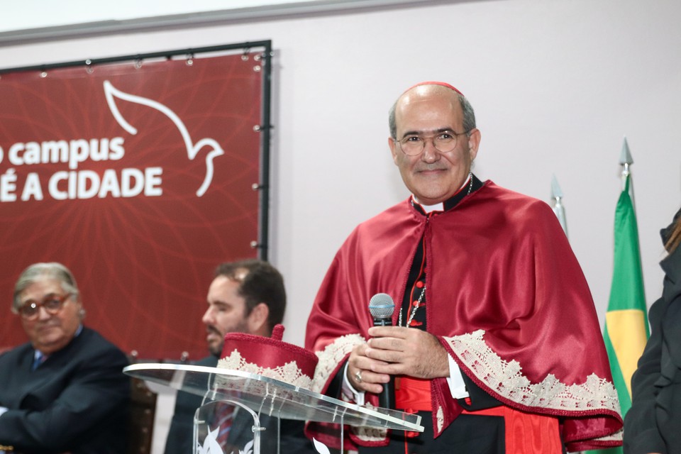 Ruan Pablo/DP (Durante seu discurso de agradecimento, Dom Tolentino expressou seu sentimento de gratido ao ttulo Doutor Honoris Causa)