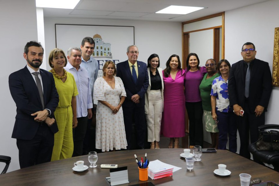 Prefeitos querem medidas para driblar a queda nos repasses federais  (Jos Bonifcio Lira/Amupe)