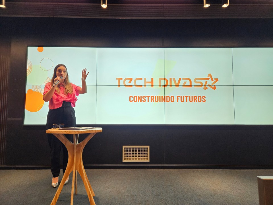 De acordo com a secretria de Desenvolvimento Econmico do Recife, Joana Portela Florncio, o "Tech Divas" vai contemplar o caminho da qualificao at a contratao (Foto: Wagner Ramos/PCR)