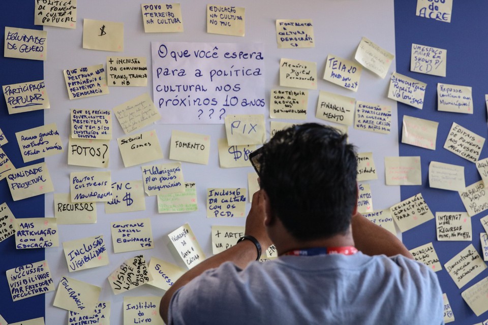 Iniciativa visa ouvir as expectativas das pessoas a partir da pergunta "o que voc espera do prximo Plano Nacional de Cultura?" (foto: Jose Cruz/Agncia Brasil)