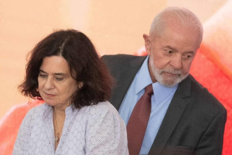 Presidente Luis Incio Lula da Silva e a ministra da sade Nsia Trindade (Crdito: Hugo Barreto/Metroples @hugobarretophoto 
)