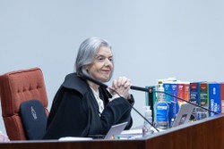 A ministra Crmen Lcia ficar na presidncia do Tribunal Superior Eleitoral no binio 2024-2026