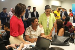 Raquel Lyra participa da assinatura de 50 primeiros contratos do Residencial Novo Curado (Crdito: Priscilla Melo/DP Foto)