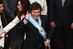 Javier Milei toma posse como presidente da Argentina (ALEJANDRO PAGNI / AFP)