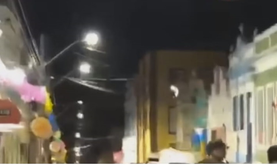 Crime aconteceu na Rua Prudente de Moraes, perto da abertura do carnaval  (Foto: redes sociais )