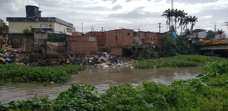 Avaliao da qualidade da gua de um trecho da bacia hidrogrfica do Rio Beberibe, localizado no Recife, foi feito de agosto do ano passado at esse ms de maio. (Foto: Divulgao)