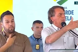 Bolsonaro se irrita em evento: 'Se quiser discursar, vem para cá' (crédito: YouTube/Reprodução)
