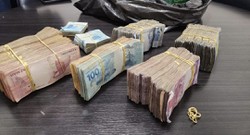 Maos de dinheiro totalizaram quase R$ 50 mil 