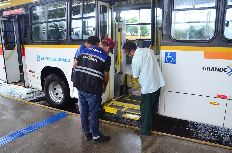 A linha 047- TI Cosme e Damio/Arena ser ativada a partir das 14h e a tarifa ser a do Bilhete nico (anel A: R,10 (Foto: Divulgao/Grande Recife)